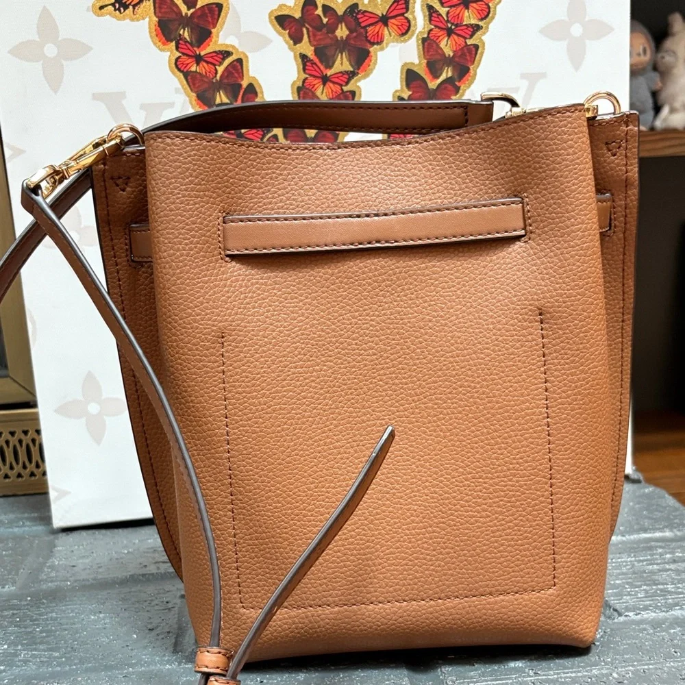 Michael Kors Emilia Small Bucket Bag Messenger Leather Luggage - Picture 6 of 16